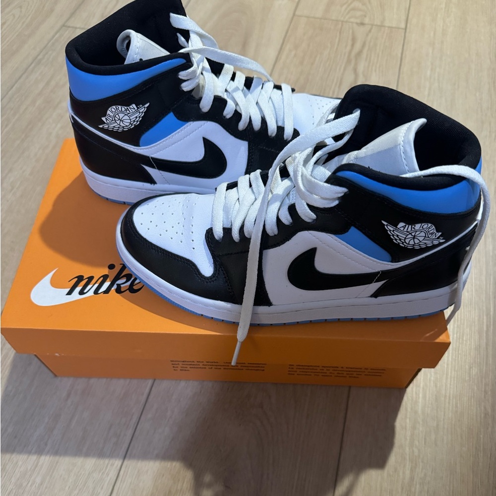 University blue Air jordan 1 Women’s 8